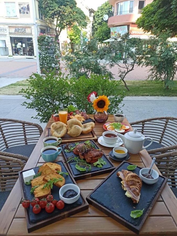 Caro & Hotel Varna